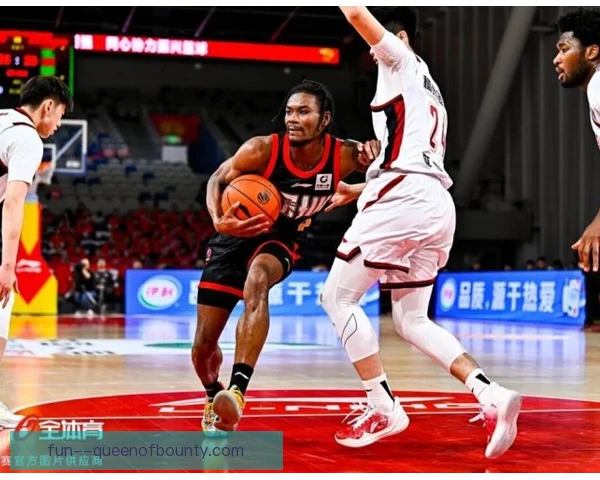 新晋豪门客场防守站位，紧凑阵型压缩反击空间